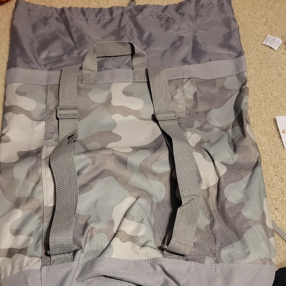 Thirty-One Gray Camouflage Garment Bag
